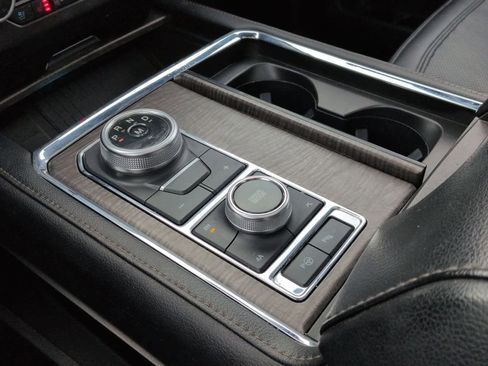 Used 2021 Ford Expedition Max Limited image 34