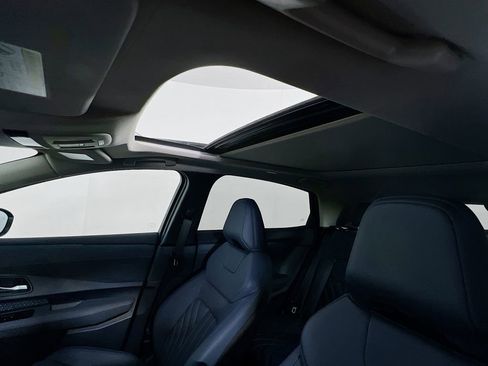 Used 2025 Nissan Ariya Platinum image 22