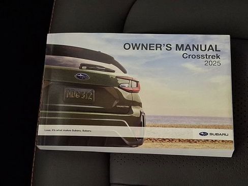 Used 2025 Subaru Crosstrek 2.5i Limited AWD/4WD image 25