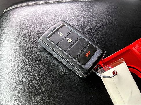 Used 2024 Jeep Grand Cherokee Laredo X image 32