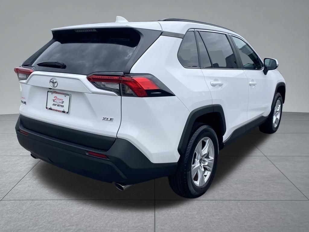 Used 2021 Toyota RAV4 XLE FWD image 15
