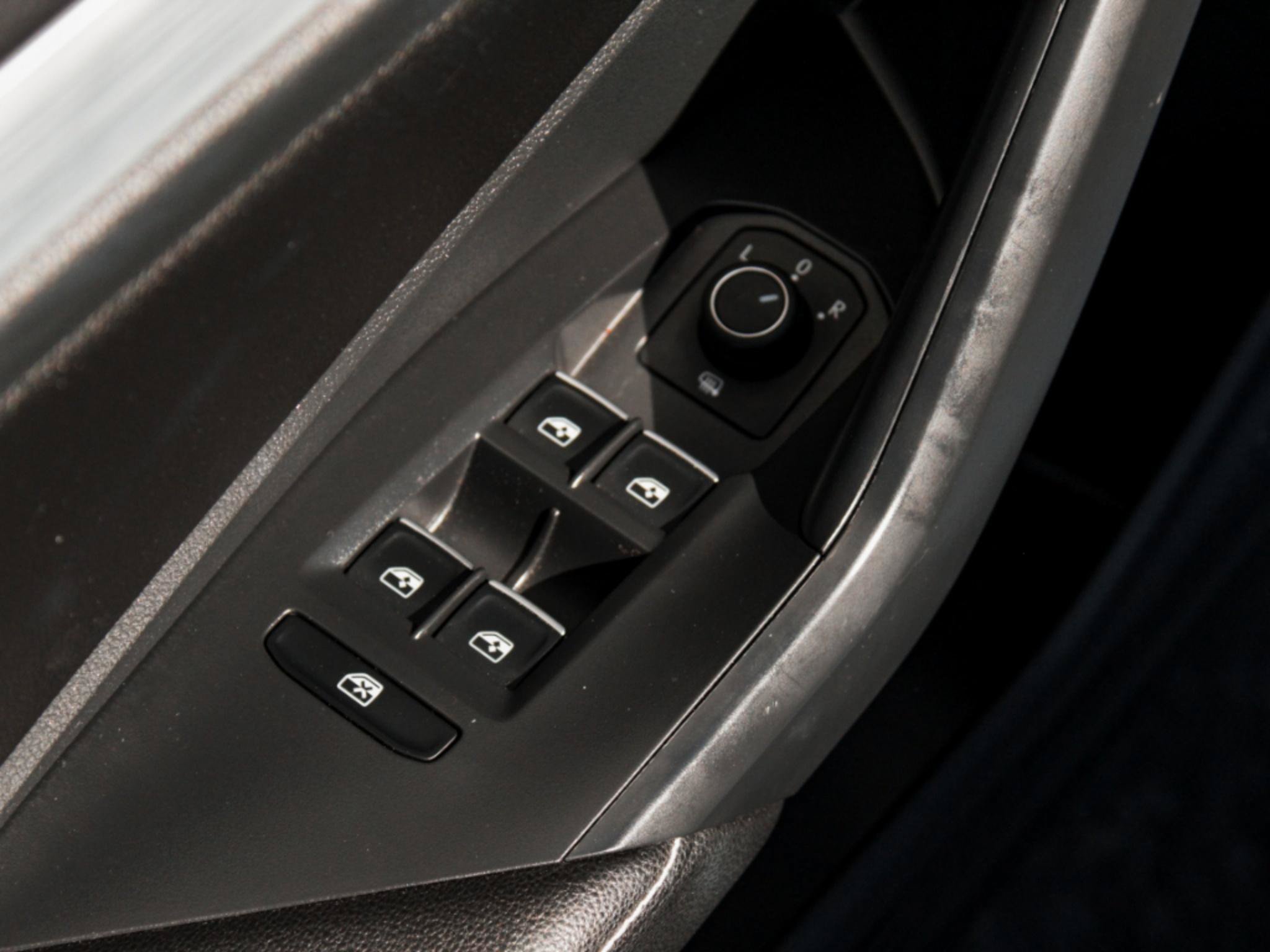 Used 2025 Volkswagen Jetta Sport FWD image 8