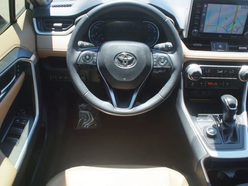Used 2021 Toyota RAV4 Limited AWD/4WD image 5
