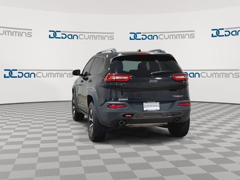 Used 2016 Jeep Cherokee Trailhawk AWD/4WD image 8