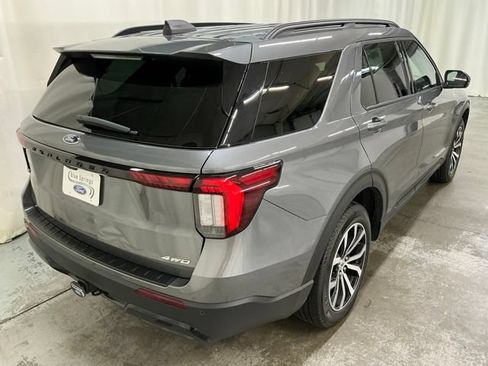 Used 2025 Ford Explorer ST-Line AWD/4WD image 4