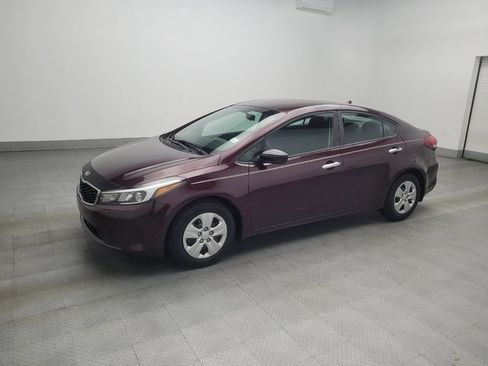 Used 2017 Kia Forte LX image 2