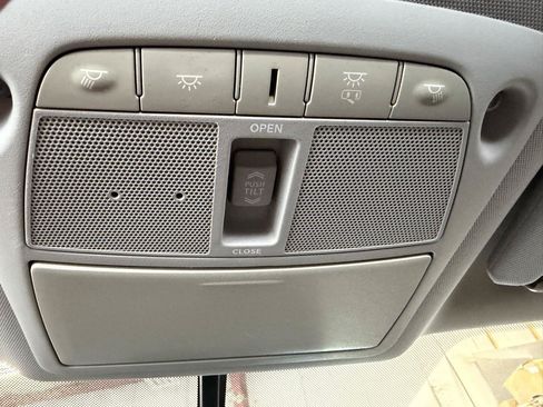 Used 2019 Nissan Maxima 3.5 SL w/ Floor Mat Group FWD image 18