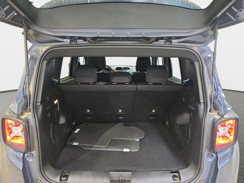 Used 2021 Jeep Renegade Latitude FWD image 27