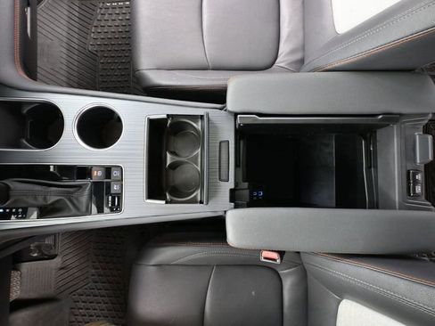Used 2024 Toyota Sienna XSE AWD/4WD image 35