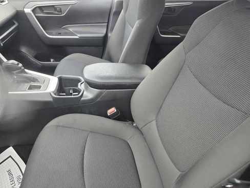 Used 2024 Toyota RAV4 LE AWD/4WD image 22