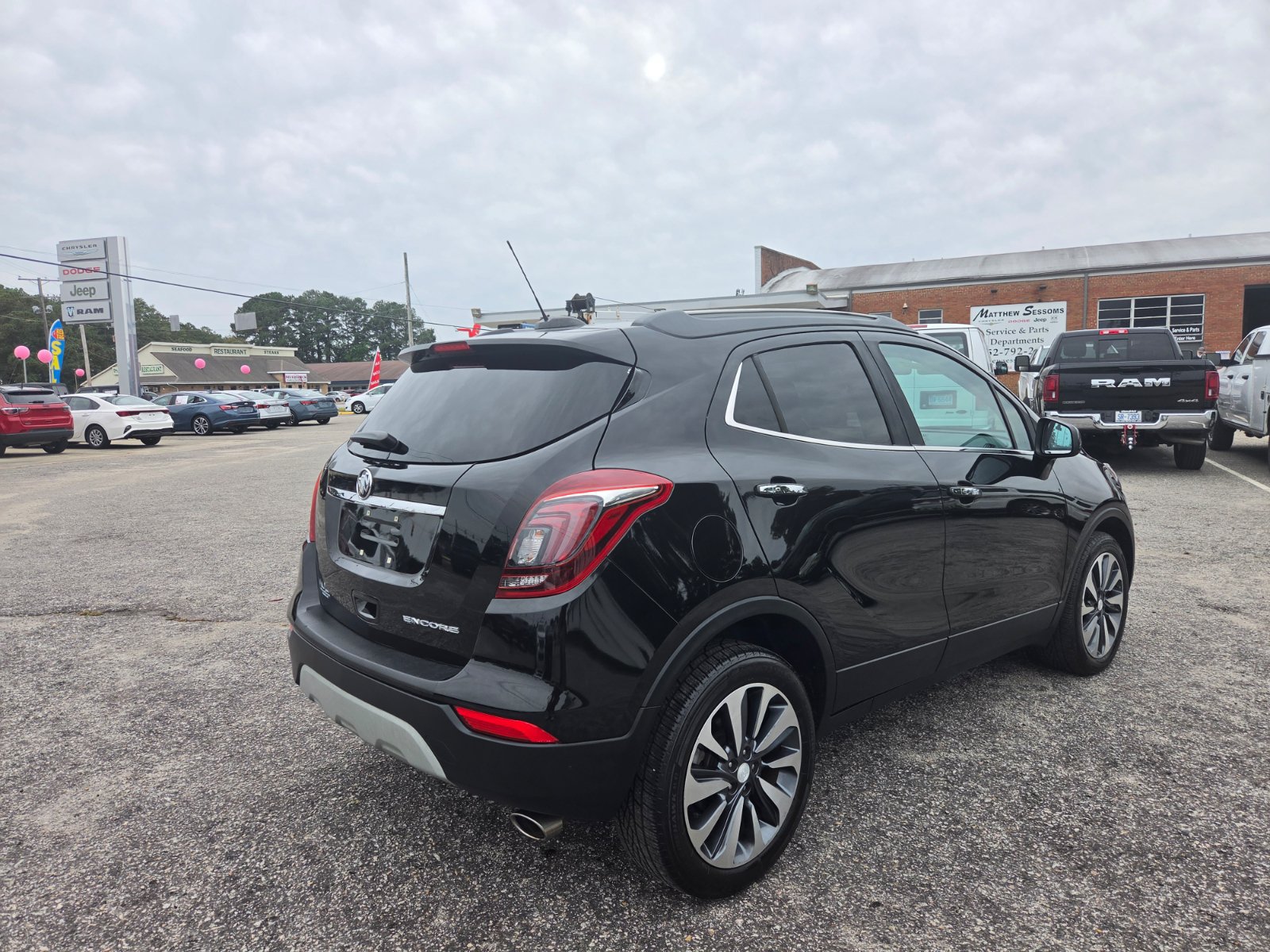 Used 2022 Buick Encore Preferred w/ Safety Package FWD image 5