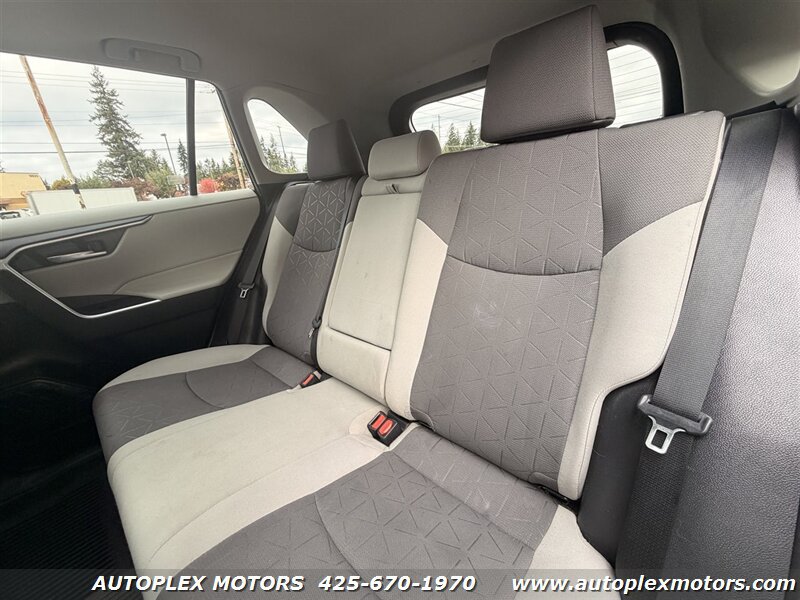 Used 2020 Toyota RAV4 XLE w/ Convenience Package AWD/4WD image 17