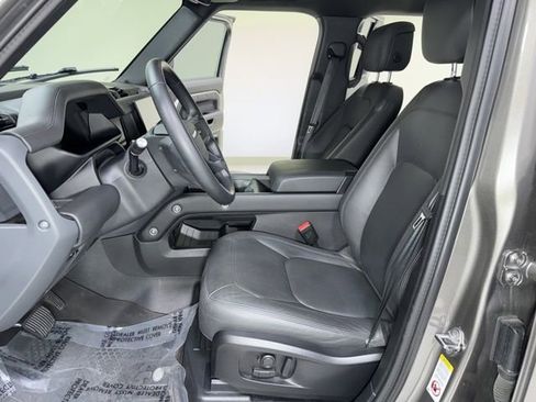 Used 2025 Land Rover Defender 110 S image 14