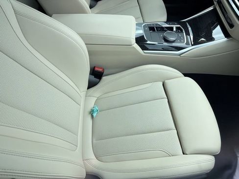 Used 2023 BMW 330i Sedan w/ Premium Package RWD image 5