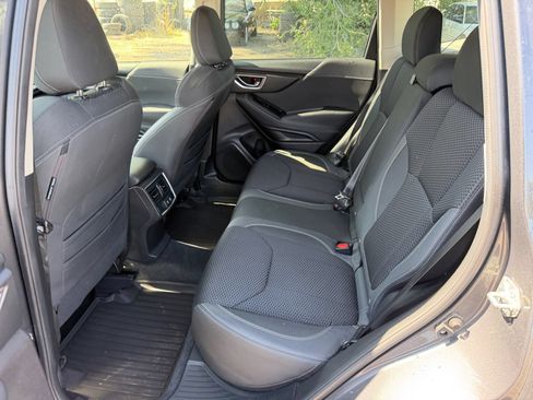 Used 2021 Subaru Forester Premium AWD/4WD image 25