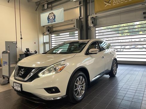 Used 2016 Nissan Murano SL w/ SL Technology Package AWD/4WD image 2