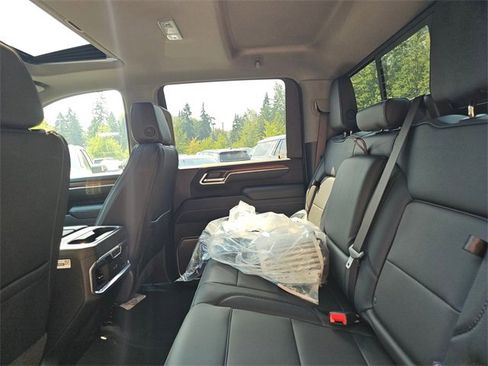 New 2025 GMC Sierra 3500 Denali w/ Denali Reserve Package image 18