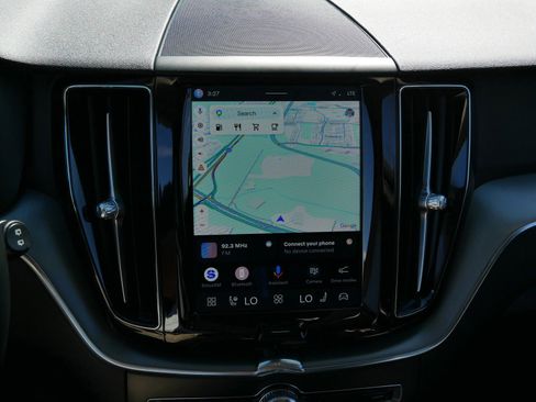 Used 2023 Volvo XC60 B5 Core w/ Climate Package AWD/4WD image 18