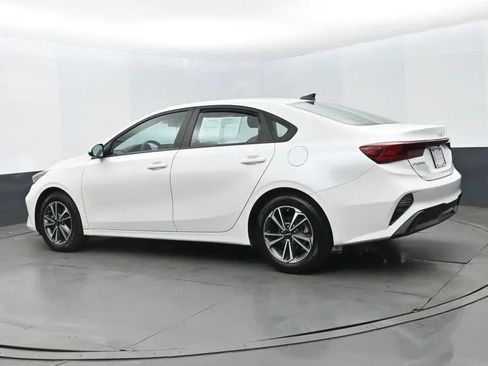 Used 2023 Kia Forte LXS FWD image 9