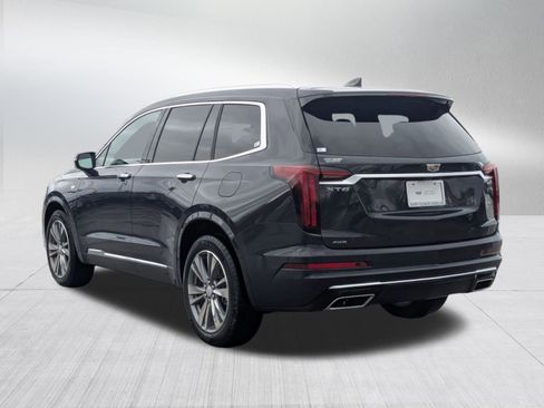 Used 2025 Cadillac XT6 Premium Luxury image 4