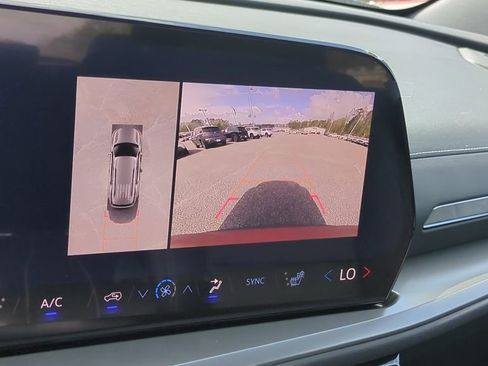 New 2026 Chevrolet Traverse LT w/ Midnight/Sport Edition image 24