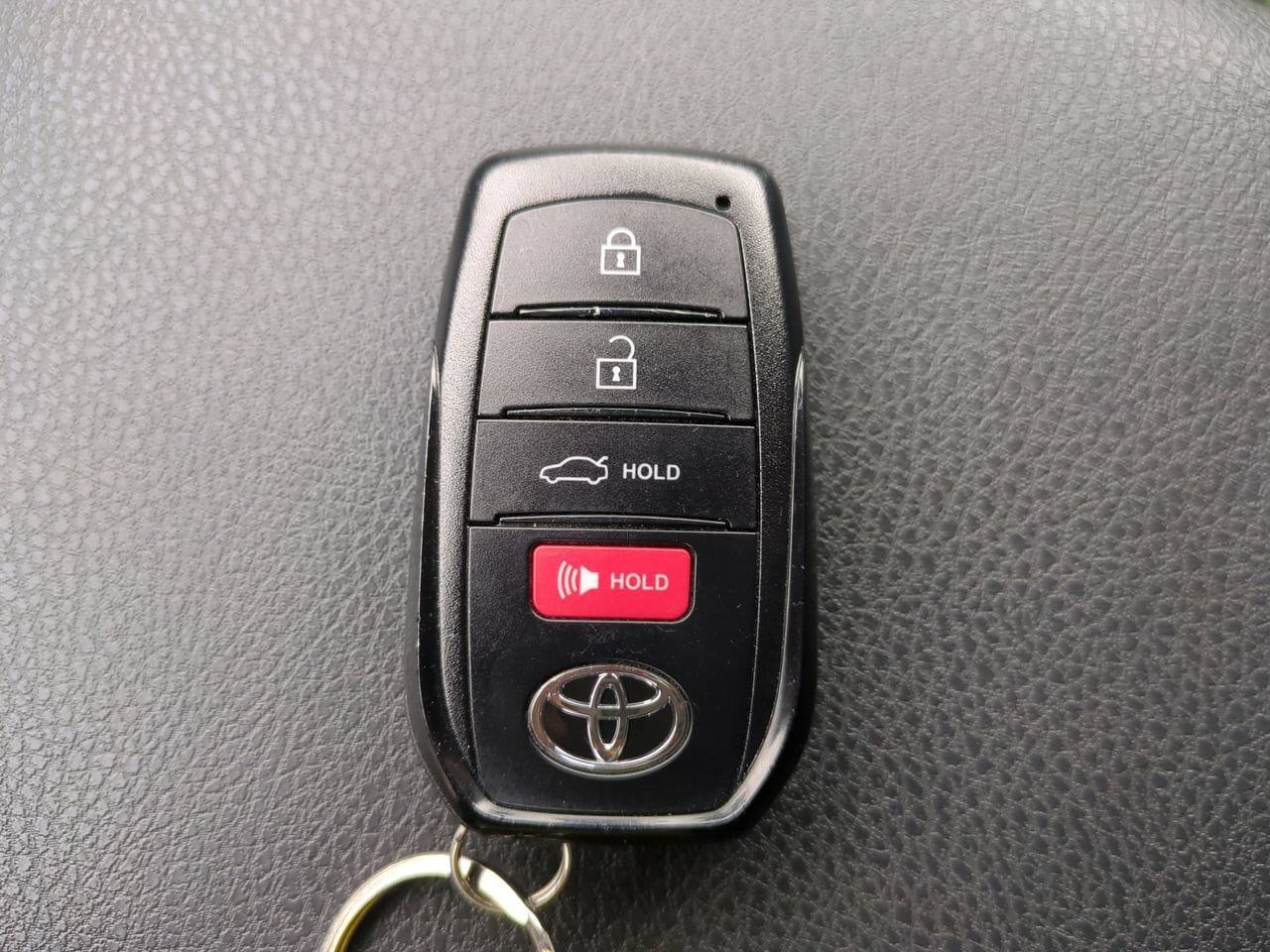 Used 2025 Toyota Camry SE AWD/4WD image 26