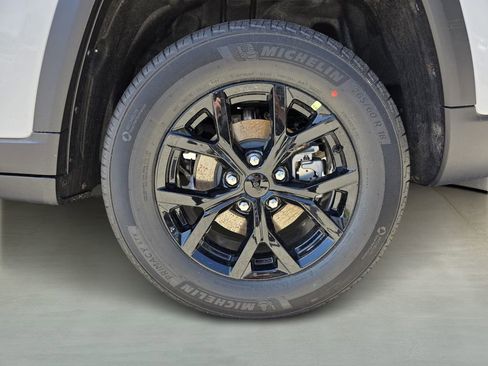 New 2026 Jeep Grand Cherokee Altitude RWD image 6