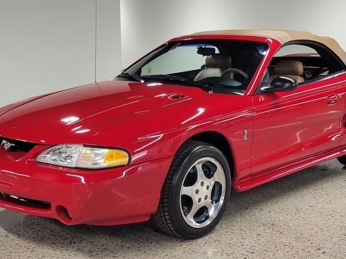 Used 1994 Ford Mustang GT RWD image 19