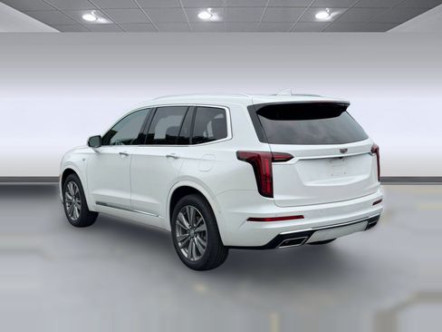 Used 2021 Cadillac XT6 Premium Luxury AWD/4WD image 3