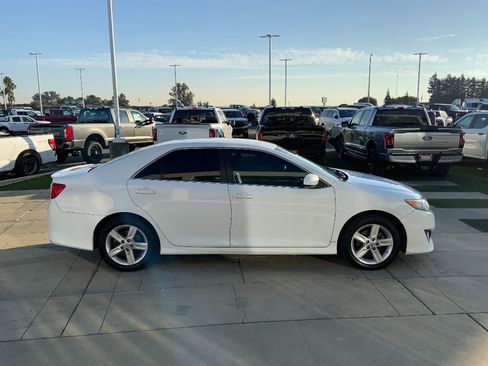 Used 2014 Toyota Camry SE image 5