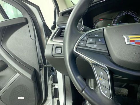 Used 2018 Cadillac XT5 Premium Luxury image 11