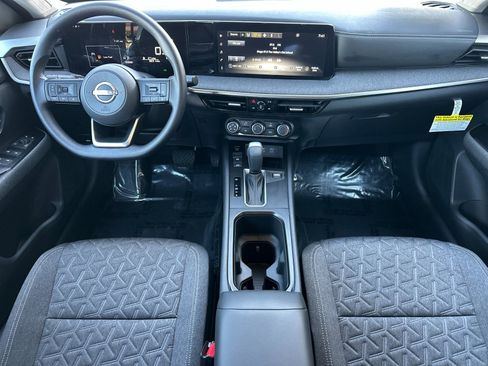 Used 2025 Nissan Kicks SV image 12