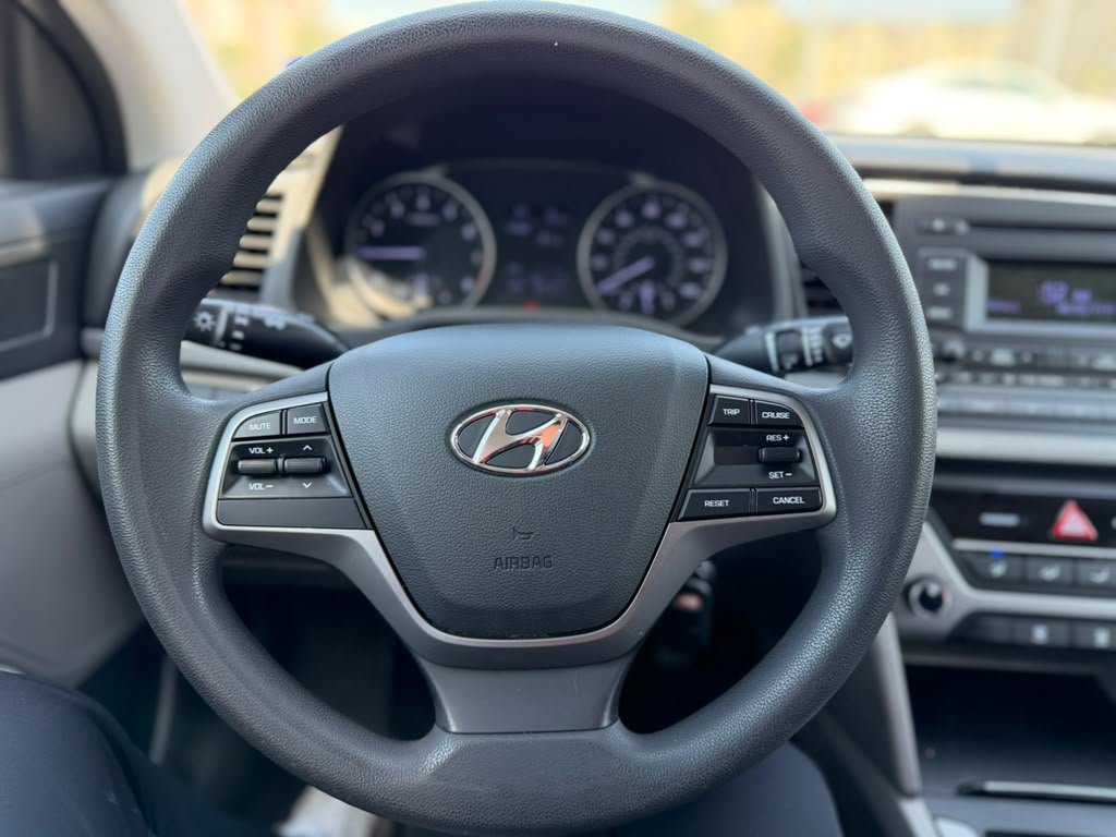 Used 2017 Hyundai Elantra SE FWD image 10