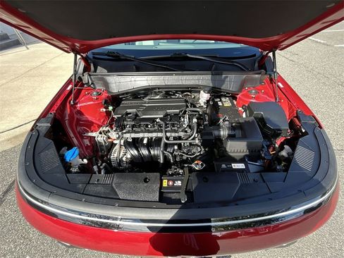 Used 2024 Hyundai Kona SE image 14