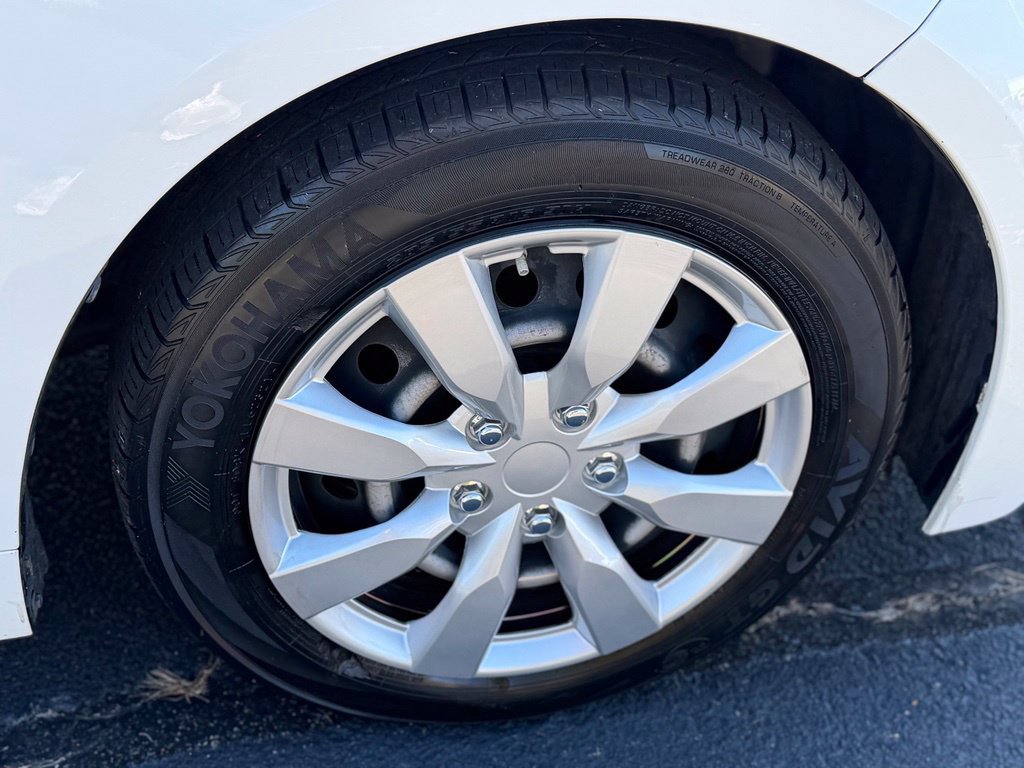 Used 2022 Toyota Corolla LE FWD image 27