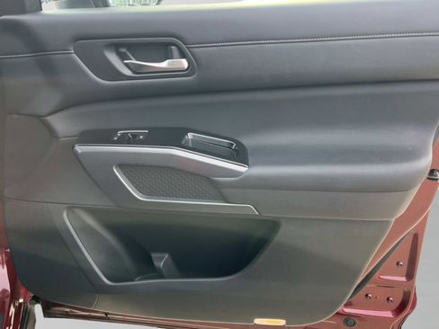 Used 2022 Nissan Pathfinder SL w/ SL Black Package image 23