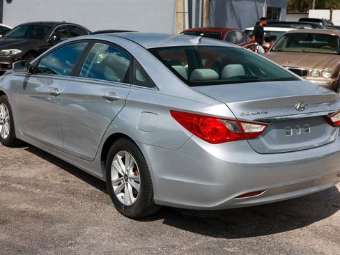 Used 2011 Hyundai Sonata GLS FWD image 5
