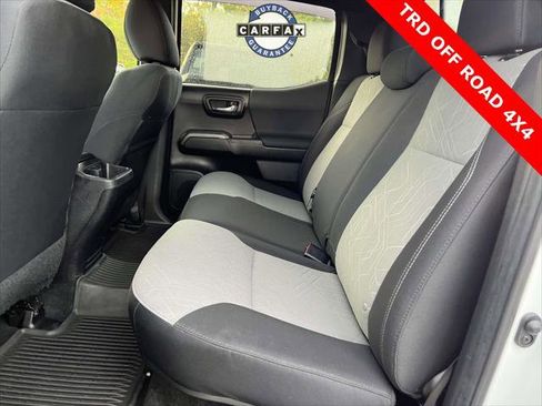 Certified 2022 Toyota Tacoma TRD Off-Road image 18