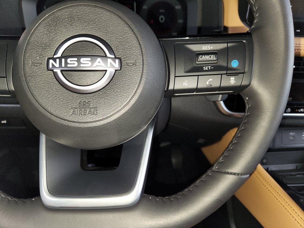 Used 2023 Nissan Rogue Platinum FWD image 28