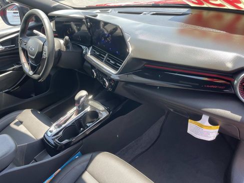 Used 2026 Chevrolet Trax RS w/ Sunroof Package FWD image 30