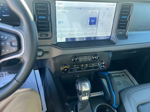 Used 2024 Ford Bronco Black Diamond w/ Sasquatch Package image 18