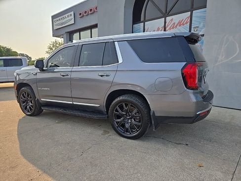 Used 2021 GMC Yukon SLT w/ SLT Premium Package AWD/4WD image 7