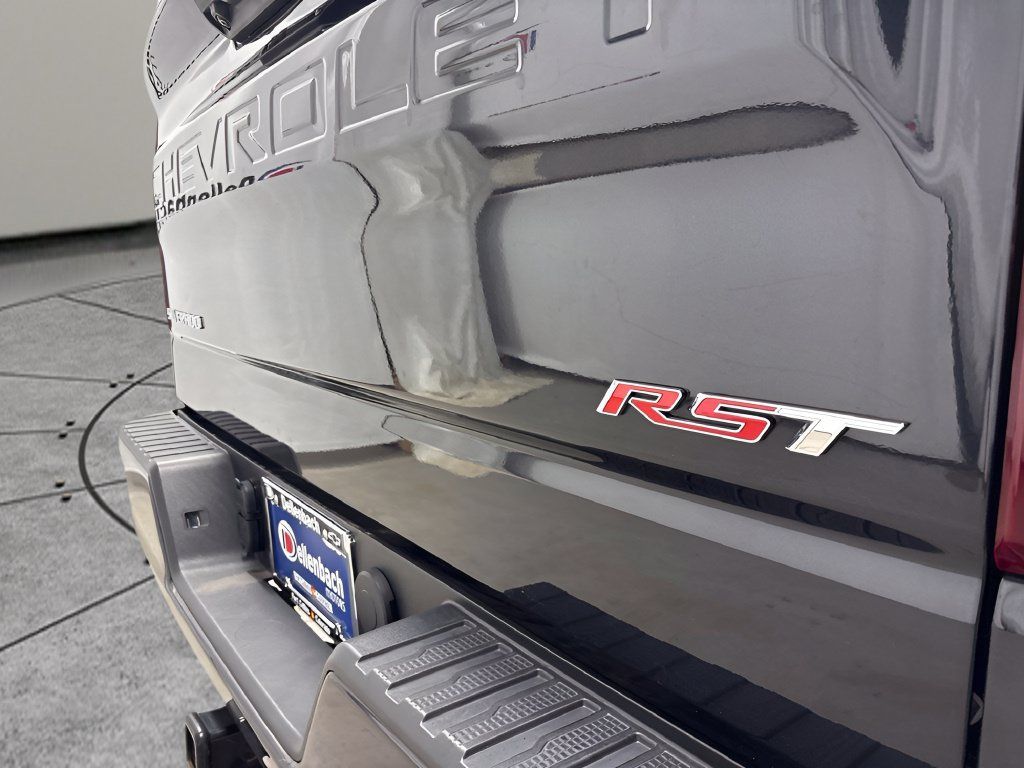 Used 2024 Chevrolet Silverado 1500 RST w/ Convenience Package II AWD/4WD image 19