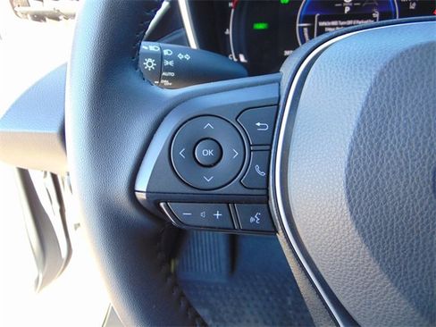 Used 2025 Toyota Corolla XLE image 18