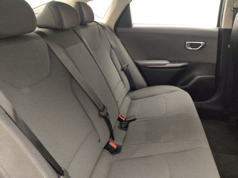 Used 2025 Kia K4 FWD image 19