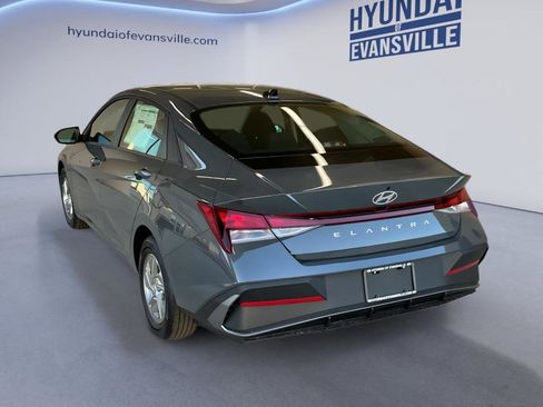 New 2026 Hyundai Elantra SE FWD image 7