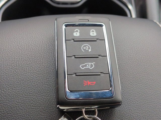 New 2026 Jeep Grand Cherokee Altitude RWD image 32