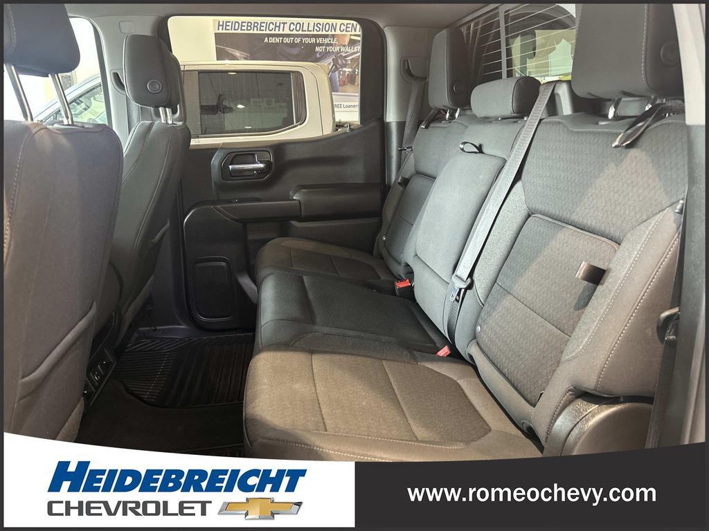 Certified 2022 Chevrolet Silverado 1500 LT w/ Convenience Package II AWD/4WD image 12