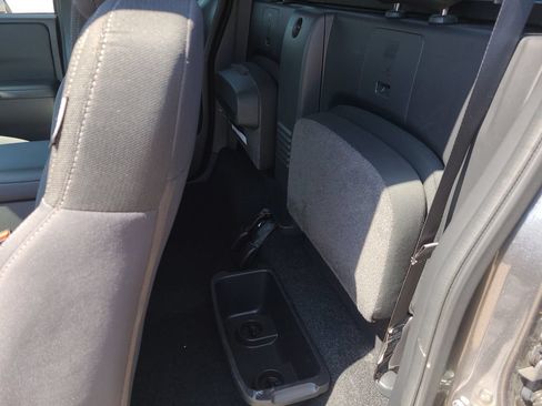 Certified 2025 Nissan Frontier SV RWD image 8