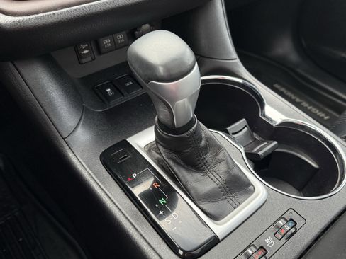 Used 2017 Toyota Highlander Limited image 23